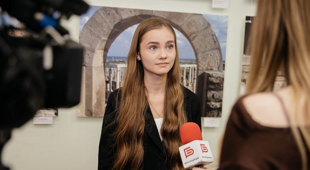 Студентка ифф дают интервью сми Студентка ифф дают интервью сми