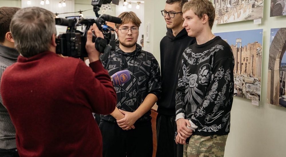 Студенты ифф дают интервью сми Студенты ифф дают интервью сми