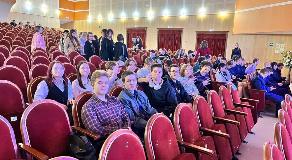 В зале В зале