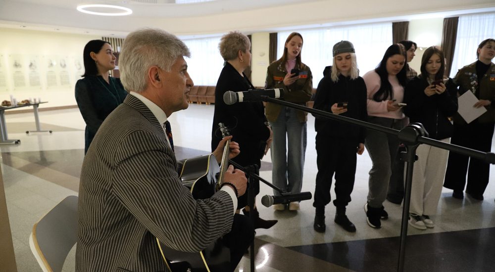 Квартирник в МКЦ (12) Квартирник в МКЦ (12)