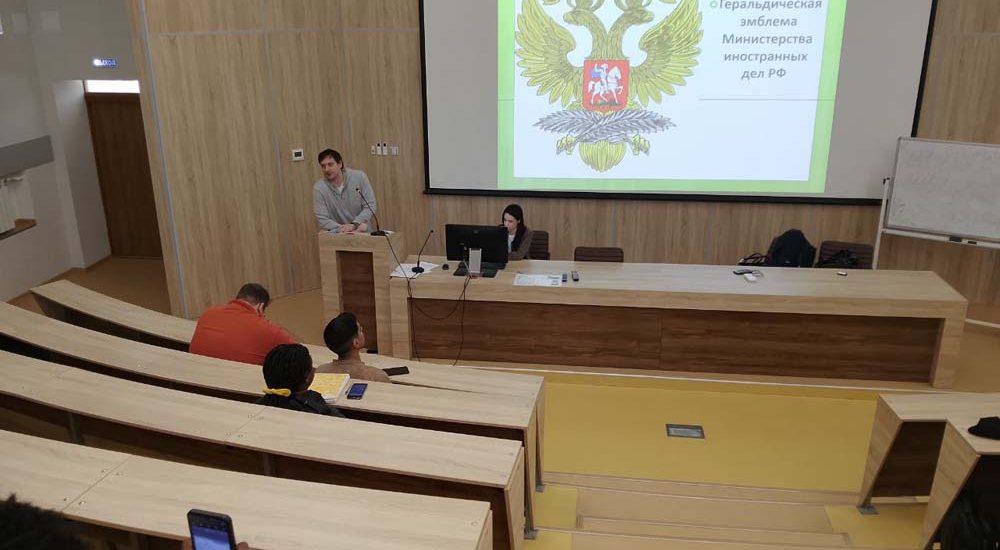 photo_5253529685403046320_y